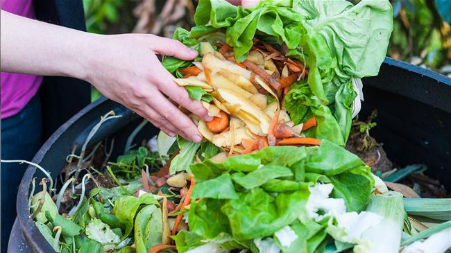 Μικρές προόδους σημειώνει ο κόσμος στη μείωση της σπατάλης των τροφίμων