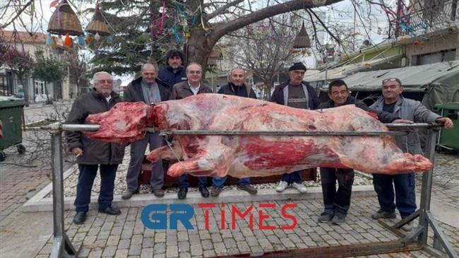 Στον Έβρο η μεγαλύτερη σούβλα της χρονιάς: Περισσότερα από 450 κιλά κρέας