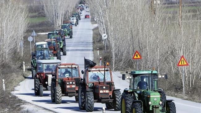 Μαζικές κινητοποιήσεις με τρακτέρ σε σταθμούς τρένων και σιδηροδρομικές γραμμές την Τετάρτη 8 Μαρτίου