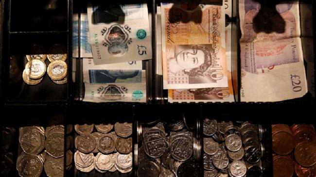 Βρετανία: Οι πλούσιοι έγιναν λίγο φτωχότεροι το 2022, αλλά η τάση αυτή δεν θα έχει διάρκεια