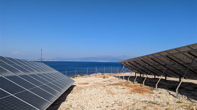 Χάλκη: Οι κάτοικοι του νησιού παράγουν τη δική τους ενέργεια και μηδενίζουν τους λογαριασμούς ρεύματος