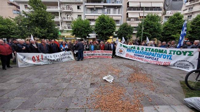 Πορεία αγροτών στο κέντρο της Λάρισας