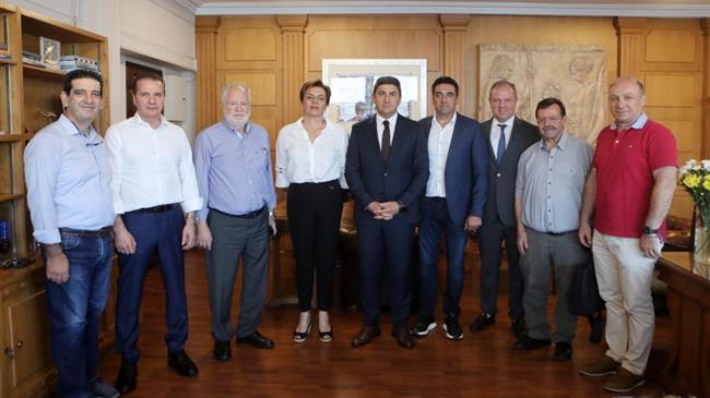 Αυγενάκης: « Σε άμεση επικοινωνία με την ΕΘΕΑΣ για την επίλυση των προβλημάτων παραγωγών και αγροτών»