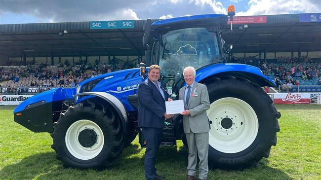 New Holland T6.180: Κέρδισε το ασημένιο μετάλλιο σε έκθεση στην Ουαλία
