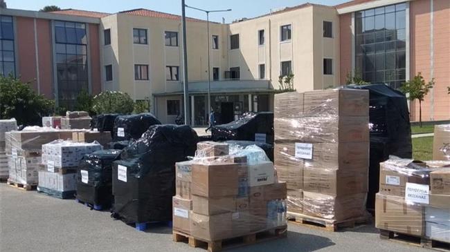 Συνεχίζεται η συγκέντρωση εμφιαλωμένων νερών, ξηράς τροφής και ειδών καθαριότητας για πλημμυροπαθείς