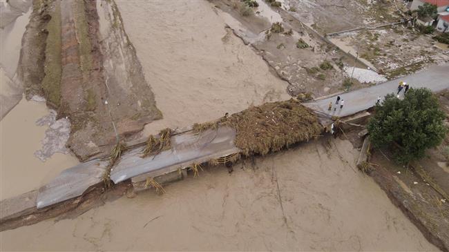 Η Νέα Αριστερά καταγγέλλει "οργανωμένη λεηλασία" της Θεσσαλίας από την κυβέρνηση και την HVA International