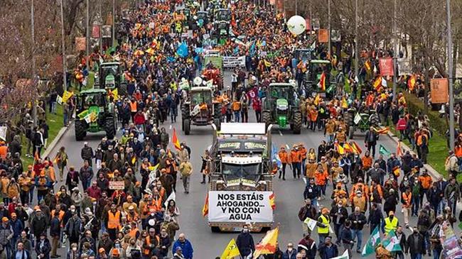 Γιατί οι αξιωματούχοι της Ευρωπαϊκής Ένωσης λαμβάνουν τόσο σοβαρά υπόψη τους οργισμένους αγρότες