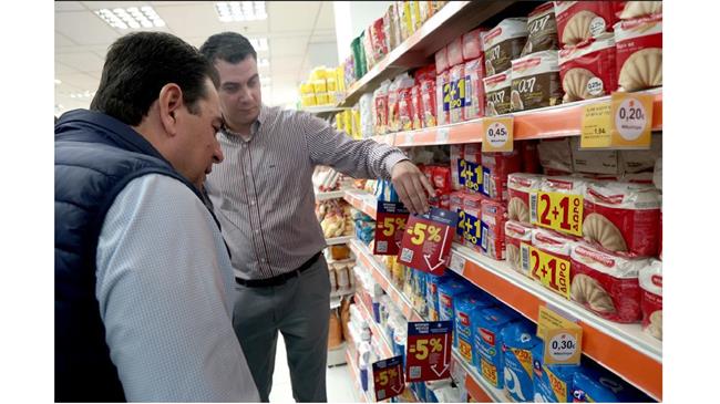 Σκρέκας: «Να διορθώσουν άμεσα τις τιμές στο ράφι οι εταιρείες στις οποίες επιβλήθηκαν τα πρόστιμα»