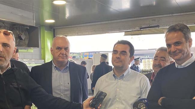 Ο πρωθυπουργός & ο υπουργός Ανάπτυξης στην Κεντρική Αγορά Αθηνών, με σαφές μήνυμα κατά της ακρίβειας