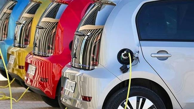 Ηλεκτρικά αυτοκίνητα και πλοία: Όλα όσα πρέπει να γνωρίζεις για τις καλοκαιρινές διακοπές