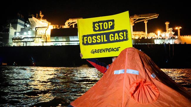 LNG:  Ασφάλεια υπό αμφισβήτηση - Η Greenpeace κρούει τον κώδωνα του κινδύνου