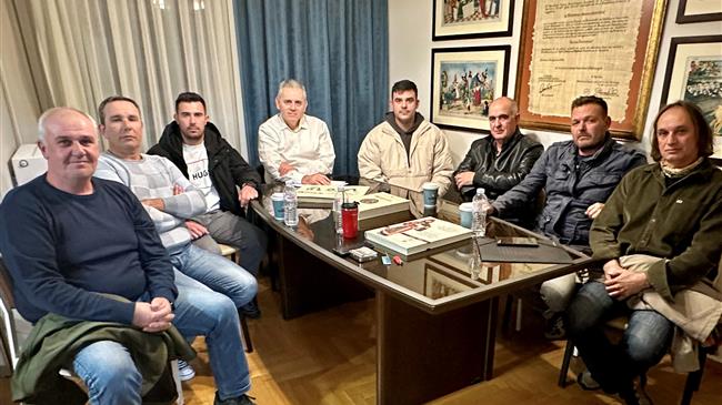 Συνάντηση Μ. Χαρακόπουλου με αμυγδαλοπαραγωγούς Τεμπών