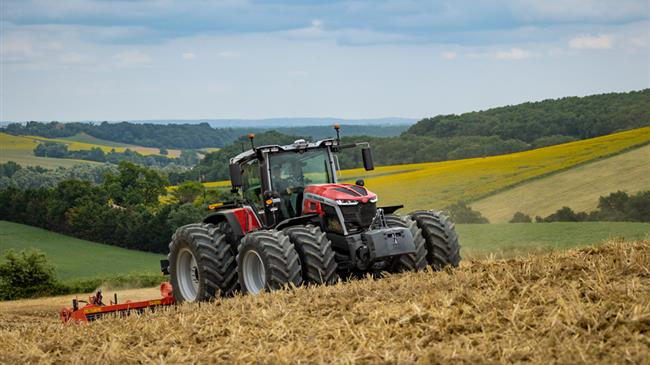 Μια ξεχωριστή νίκη για τη Massey Ferguson με το MF 9S.425 Dyna-VT Exclusive στην AGROmash EXPO