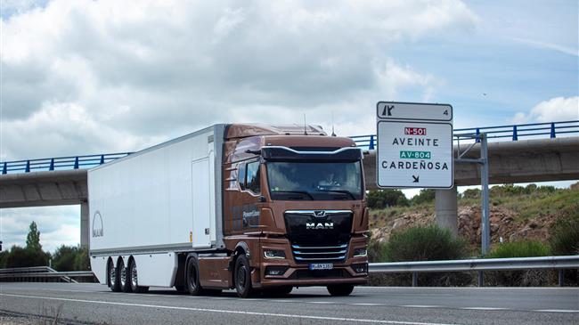 Ρεκόρ αποδοτικότητας: Το MAN TGX με κινητήρα D30 PowerLion εντυπωσιάζει τον ευρωπαϊκό Τύπο