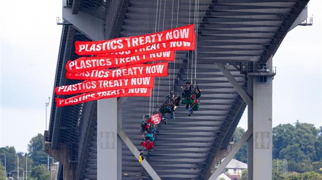 Τελευταία ευκαιρία: η Greenpeace καλεί για ισχυρή Συνθήκη για τα Πλαστικά, την ώρα που οι εταιρείες πετροχημικών υπονομεύουν τις διαπραγματεύσεις