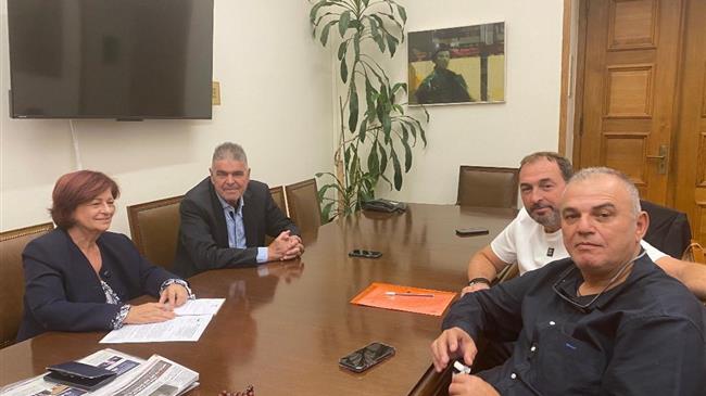 Συναγερμός για το ελληνικό γάλα: Η αγελαδοτροφία φθίνει