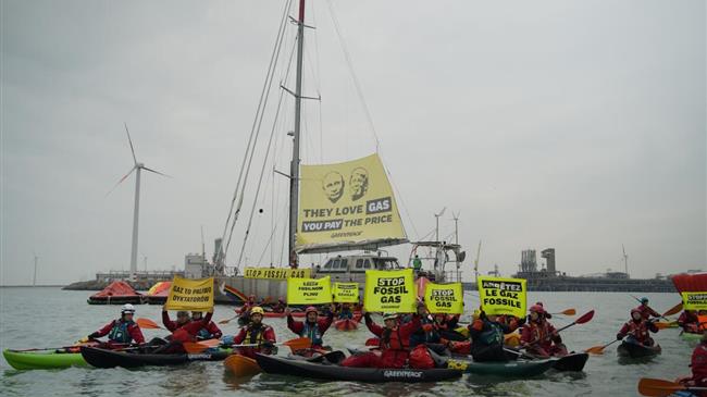 Greenpeace: H δράση της Greenpeace στο Βέλγιο έκανε δύο τάνκερ μεταφοράς υγροποιημένου αερίου να αλλάξουν πορεία