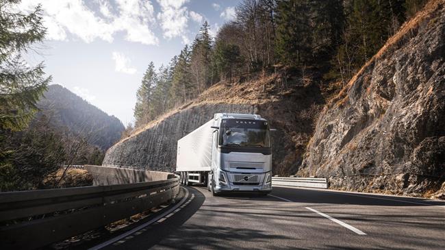 Η VolvoTrucks παρουσιάζει την πρώτη παγκοσμίως τεχνολογία κινητήρα με λειτουργία stop/start για εξοικονόμηση καυσίμου και μείωση εκπομπών CO₂