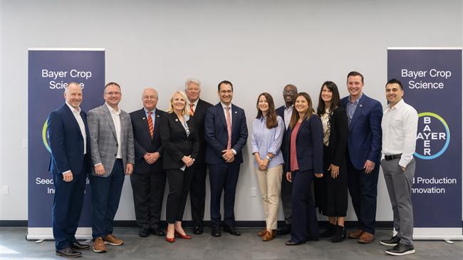 Η Bayer εγκαινιάζει Κέντρο Καινοτομίας Σπόρων στην Αϊόβα και επενδύει στη γεωργία ακριβείας