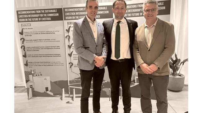 Κριστόφ Χάνσεν: Η Ευρώπη ετοιμάζει τη νέα στρατηγική για την κτηνοτροφία